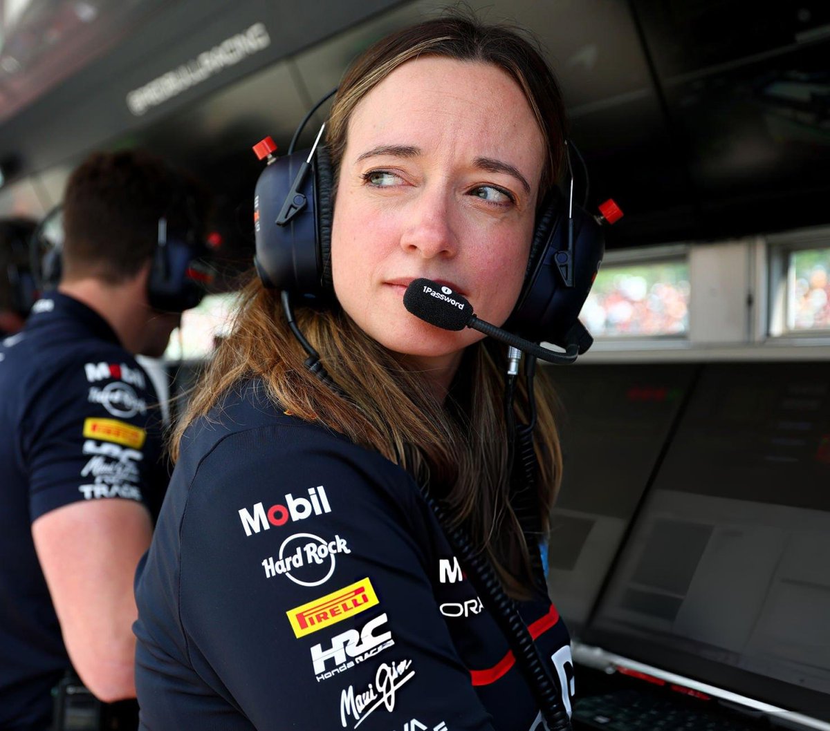 GazzettaFerrari's tweet image. 🚨 | Former Red Bull mechanic Kenny Handkammer says Hannah Schmitz could be the next key figure to leave, with paddock rumors linking her to Ferrari.