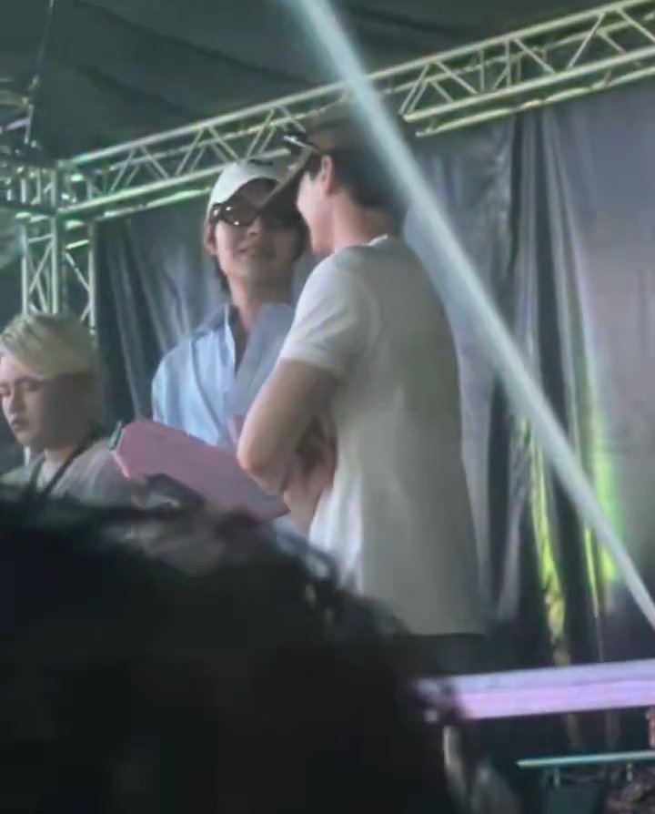 mimiminimall's tweet image. ทุกคนมาช่วยดูหน่อย จั๊นสังเกตมาหลายคลิปแล้ว วันนี้หะริดดูนิ่งๆ ไม่ค่อยยิ้ม แต่มันจะยิ้มทันทีถ้าหันมาเจอน้ำปิง หรือเวลาน้องมาเล่นกับมานอ่า😭 ฮีมีรีแอคกับน้องเสมอ เรื่องจริงนะ หนักแล้วพ่อกุ อินโทรเวิร์ดบอย ม๋าแบ้กเก็บตัวที่รักเธอจ๋าที่สุด น่ารักว่ะ
#KengNamping #เก่งน้ำปิง