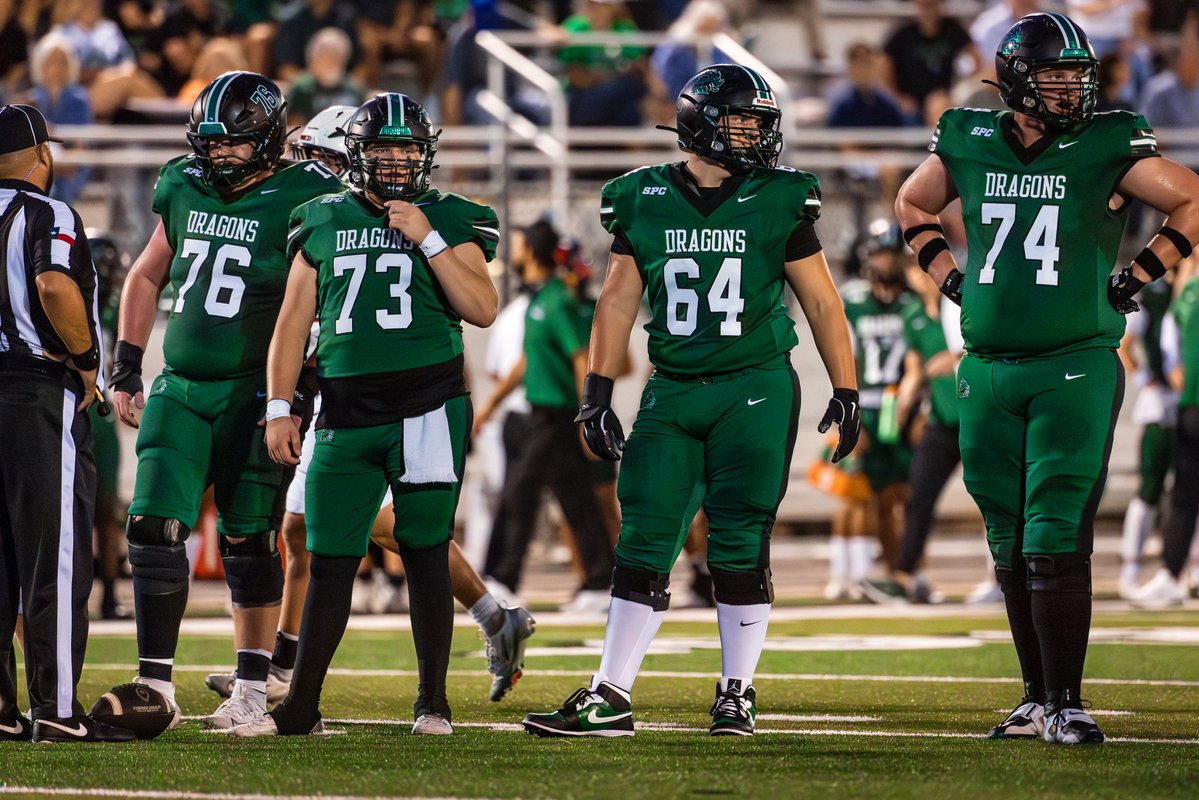 CollinWeaks's tweet image. Can’t wait to be back on the field with my boys 🤝

#OffensiveTackle #Classof2027

@Mckade64 @IronWillSC @Coach_DeHaven @TheProtectUCrew @MickensJay @chasek_52 
@JCS_Football @TXPSMedia @247recruiting @TXRecruits
@TXPrivateFBGuy @loganp_m
@PrepRedzoneTX @JakeSneed2027