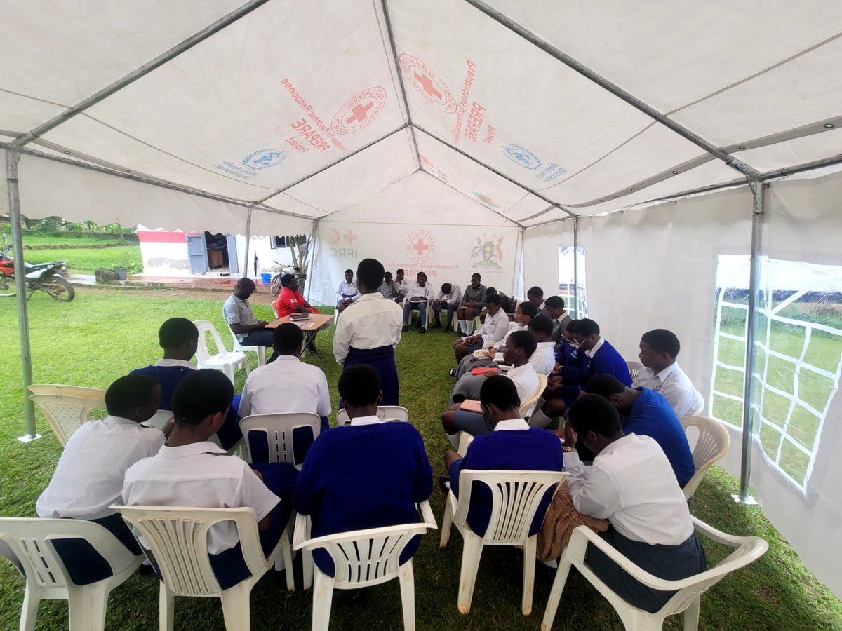 Today, the Mukono Red Cross Branch hosted representatives from Seeta High School Mukono Campus Red Cross Link at the branch offices. Learners were oriented on youth activities under the Youth 4-Part Programme and the mandate of the Uganda Red Cross Society. 
#YouthsInAction