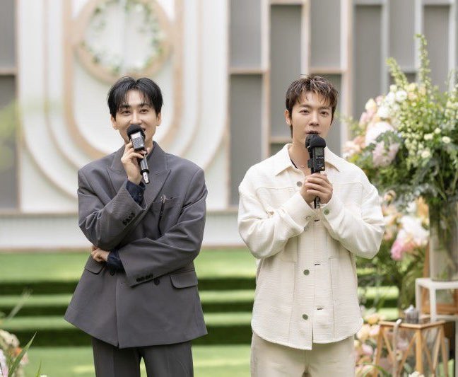 like_ryu0415's tweet photo. #HAPPYEUNHAEDAY #HAPPY415
#은해야_결혼_해주세요
은해야 이젠 청첩장 돌려야지💕 https://t.co/tLGlX1m5LD