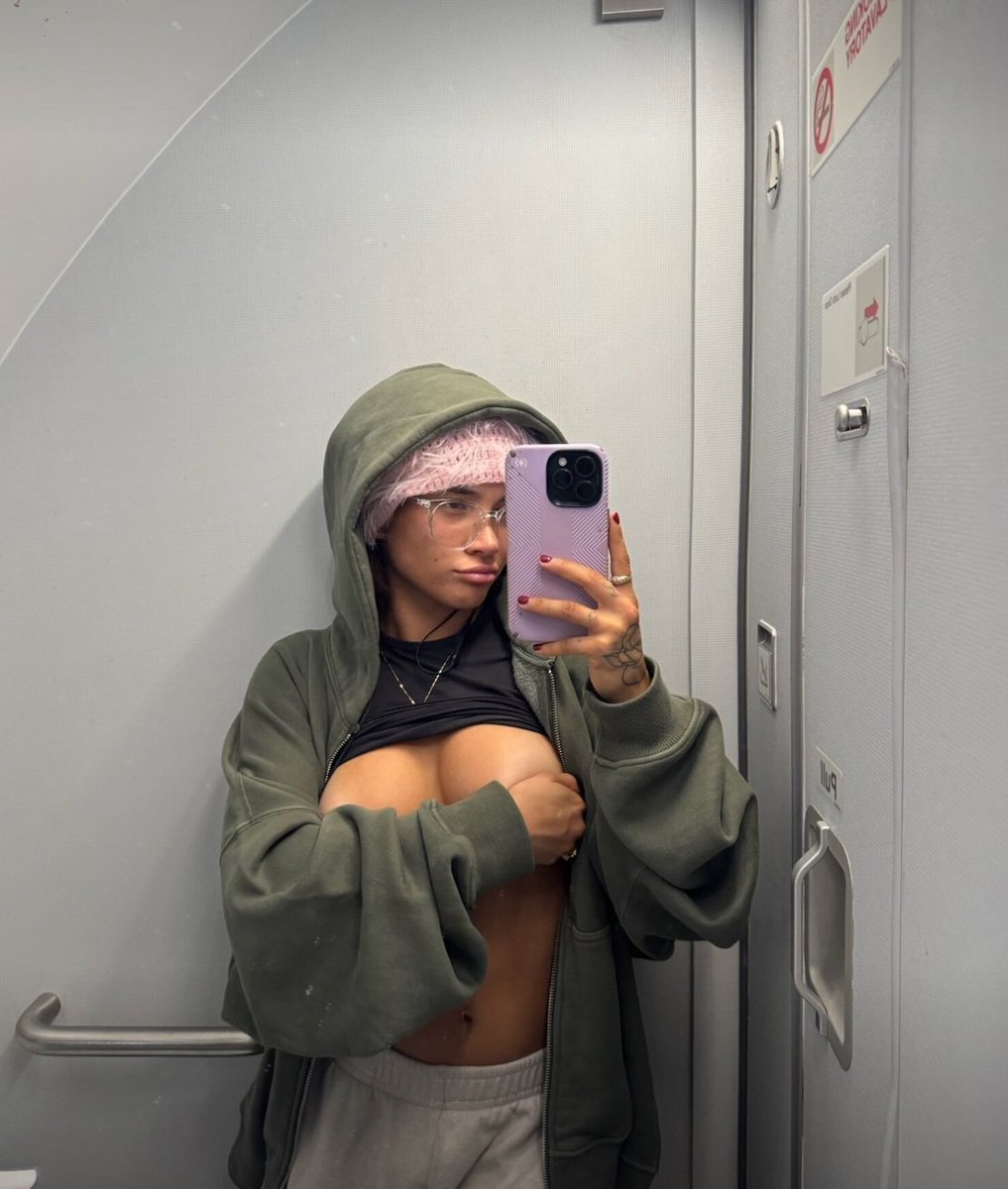 Lavaxgrll tweet media