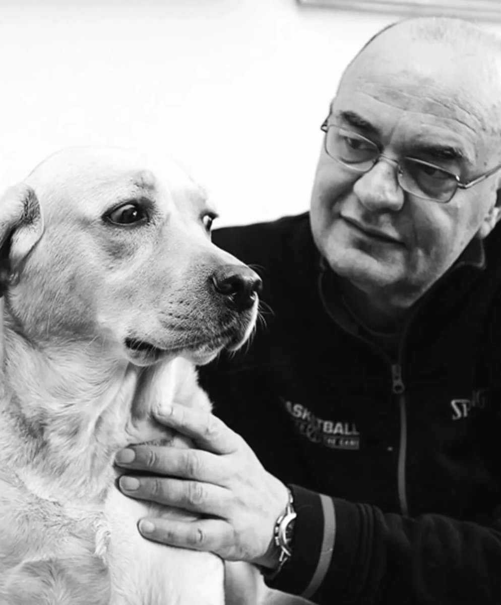 bianconerobgd's tweet photo. Drugarica Žuta, došla da isprati svog Duleta...😢💔 https://t.co/4eA7fgyh5H