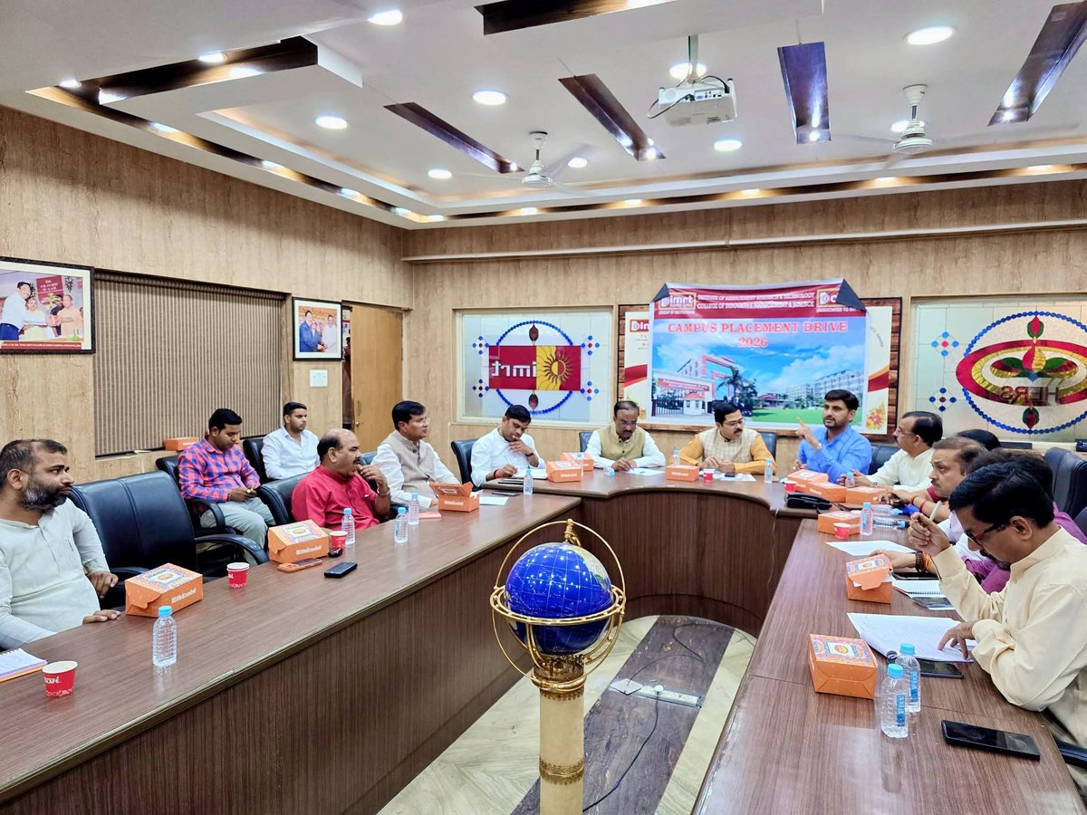 Awanish_Singh's tweet photo. आज IMRT बिज़नेस स्कूल विपुल खंड लखनऊ में नारी शक्ति वंदन अभियान को लेकर आयोजित बैठक प्रदेश महामंत्री आदरणीय श्री संजय राय जी का मार्गदर्शन प्राप्त हुआ।

इस अवसर पर भाजपा नेता श्री नीरज सिंह जी, महानगर अध्यक्ष श्री आनंद त्रिवेदी जी, लखनऊ जिलाध्यक्ष श्री विजय मौर्य जी, सदस्य विधान परिषद् श्री उमेश द्विवेदी जी एवं श्री मुकेश शर्मा जी, श्री पवन सिंह चौहान जी सहित अनेक सम्मानित पदाधिकारी एवं कार्यकर्ता उपस्थित रहे।

बैठक में अभियान की आगामी रूपरेखा, संगठनात्मक रणनीति एवं महिला सशक्तिकरण के संकल्प को जन-जन तक पहुँचाने पर विस्तार से चर्चा हुई।

नारी सम्मान, नारी सुरक्षा और नारी सशक्तिकरण — यही विकसित राष्ट्र की मजबूत नींव है।

#WomenEmpowerment #NariShakti #LeadershipMatters #BJP #EmpoweredIndia