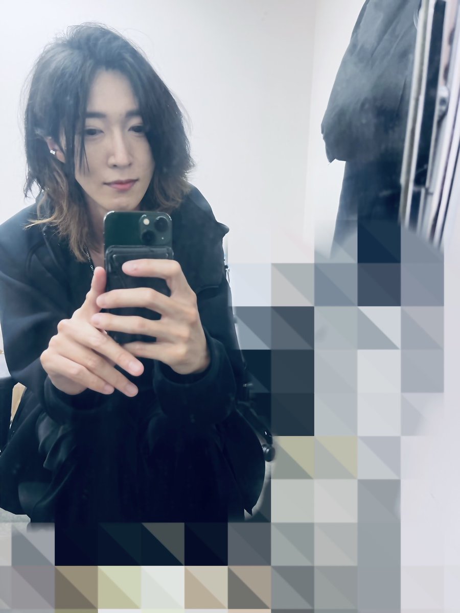 モナキ tweet media