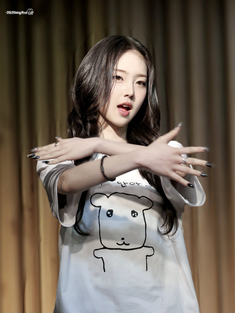 HiKittySol tweet media