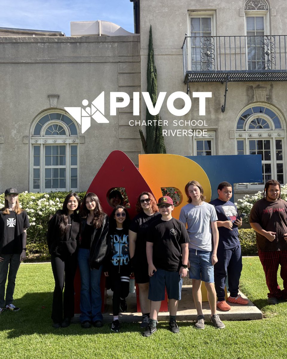 PivotRiverside's tweet image. 🎨✨ A day full of creativity and discovery!

#PivotRiverside students in grades 6–11 explored a wide range of artwork during their visit to the Riverside Art Museum, experiencing pieces across different mediums and styles.

 #FieldTripFun #ArtsInEducation #StudentExperience