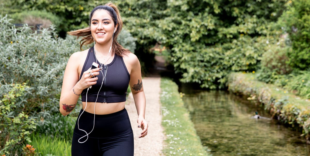 FitnessHacks101's tweet image. Did you know regular exercise can do wonders for your brain health? 🧠💪 From boosting memory to sharpening focus, staying active is a game-changer for your mind and body. Discover the science behind it here: runnersworld.com/training/a3428…

#BrainHealth #ExerciseBenefits #Wellness