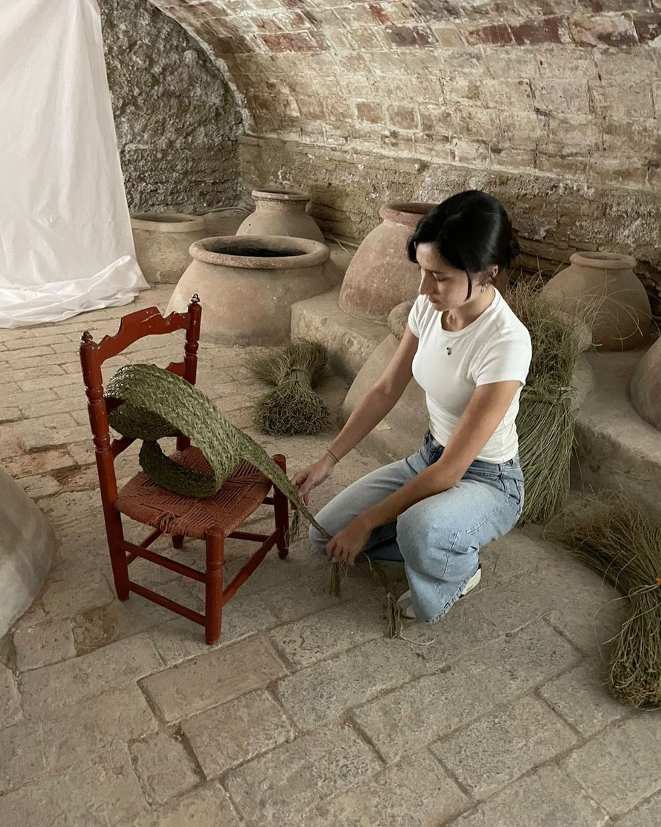MuseoGabarron's tweet photo. El montaje de 'Que me abrigue mi cuerpo mi tierra' ya está en marcha. María Moncayo, que a partir del esparto, construye una propuesta que conecta tradición, memoria y creación contemporánea.

El resultado, muy pronto.
📍 Jueves 23 de abril
🕢 19:30 h

¡Guarda la fecha! https://t.co/T4IKpM87Y0