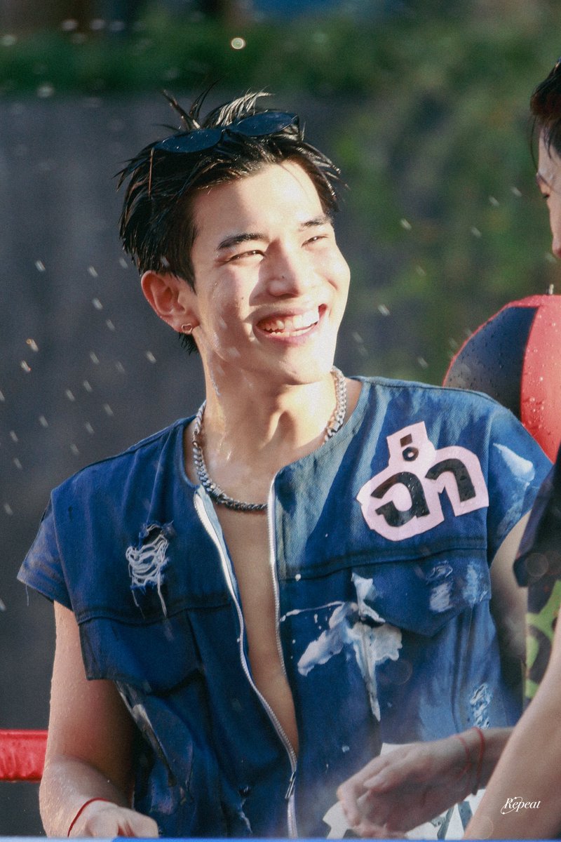 𝐑𝐞𝐩𝐞𝐚𝐭*𖦹ㅡ🍑🦋🌧️ tweet media