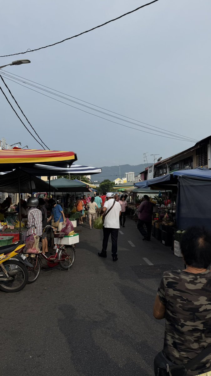 Pasar Awam Jelutong.