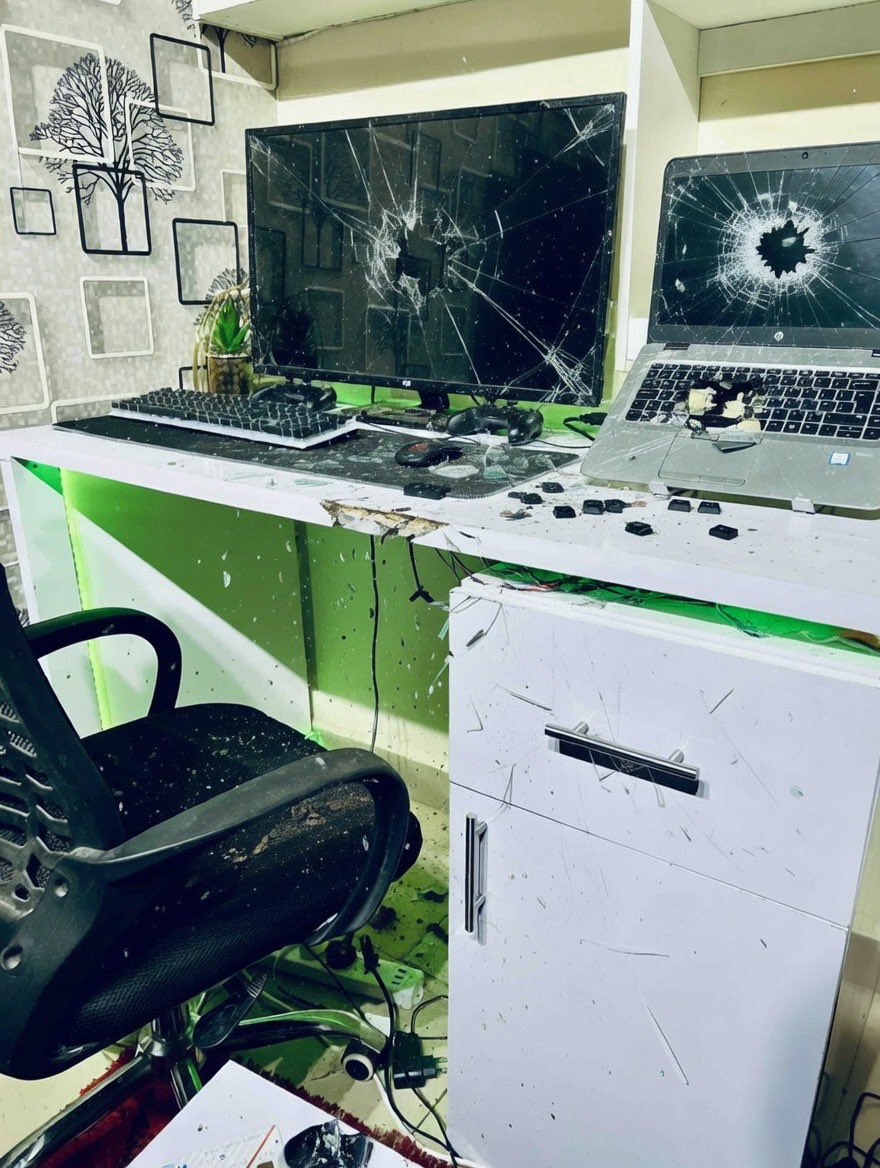 FeelinxUIUX tweet media