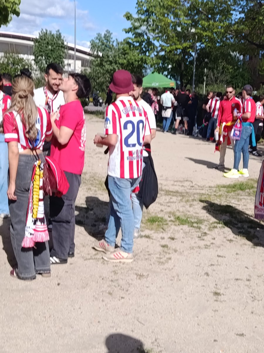 SOLDADOS DE LLORENTE tweet media