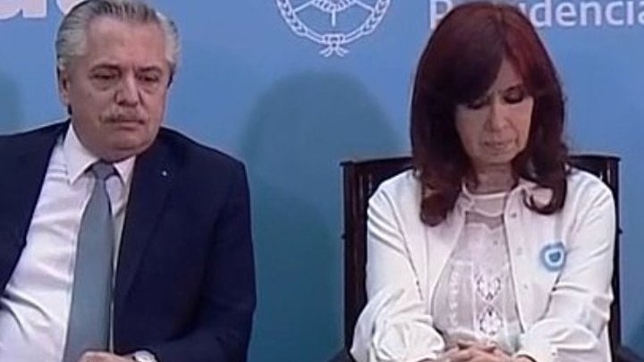 Y A M I L tweet media