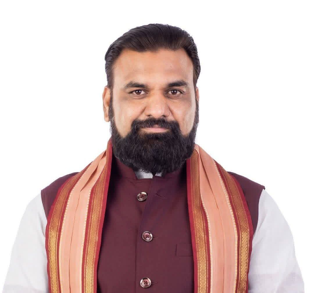 AtitSharma20's tweet photo. माननीय श्री सम्राट चौधरी जी को भाजपा बिहार विधानमंडल दल का नेता चुने जाने पर हार्दिक शुभकामनाएं। 

आदरणीय प्रधानमंत्री श्री @narendramodi जी के मार्गदर्शन एवं आपके नेतृत्व में बिहार राज्य विकास के नए आयाम स्थापित करेगा।

@samrat4bjp https://t.co/3ZPrECgXgQ