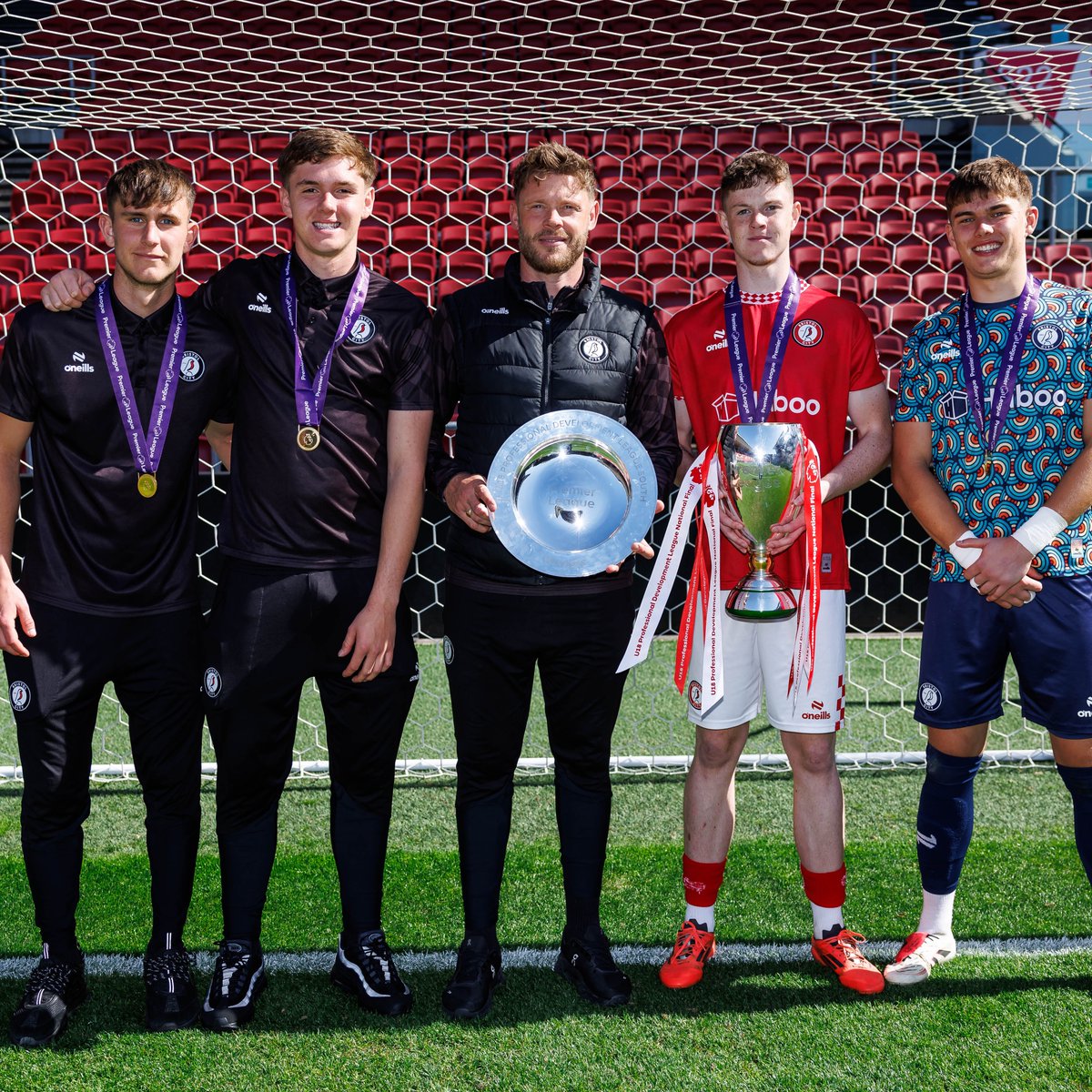 BristolCity's tweet photo. A fundraiser has been created for Dixie, the daughter of Academy Goalkeeping Coach and former player Dean Gerken who is fighting cancer for the second time.

Everyone at the club sends Dean and his family love and strength during this challenging time.

Read more and donate: 👇