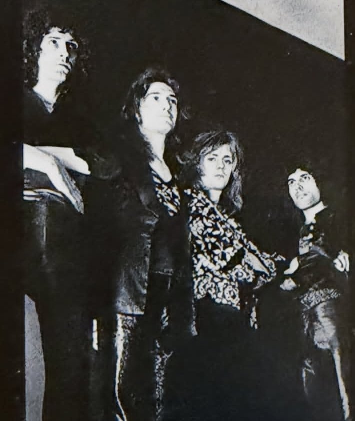 Have a good Tuesday 🖤