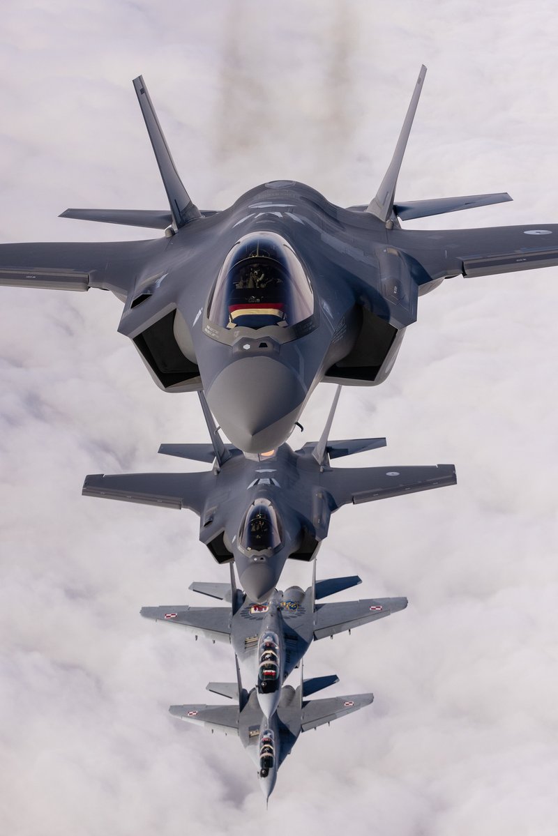 NATO's tweet image. Evolving air policing into a robust air defence posture to keep our skies safe 🛡️ 

NATO Air Chiefs discuss the evolution of air and space power to ensure the Alliance remains prepared to defend every inch of its territory

🔗 ac.nato.int/archive/2026/a…