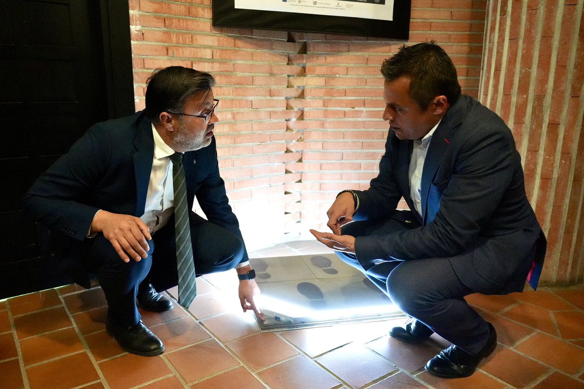 amadorpastorn's tweet photo. Visitamos NOTIO un ejemplo de cómo la I+D aplicada impulsa la construcción sostenible. Mañana publicamos una nueva convocatoria de ayudas a Centros Tecnológicos por 1,3M€, con 3 líneas de apoyo a la innovación, la investigación aplicada y la capacitación del sector productivo. https://t.co/MziK9cAEJP