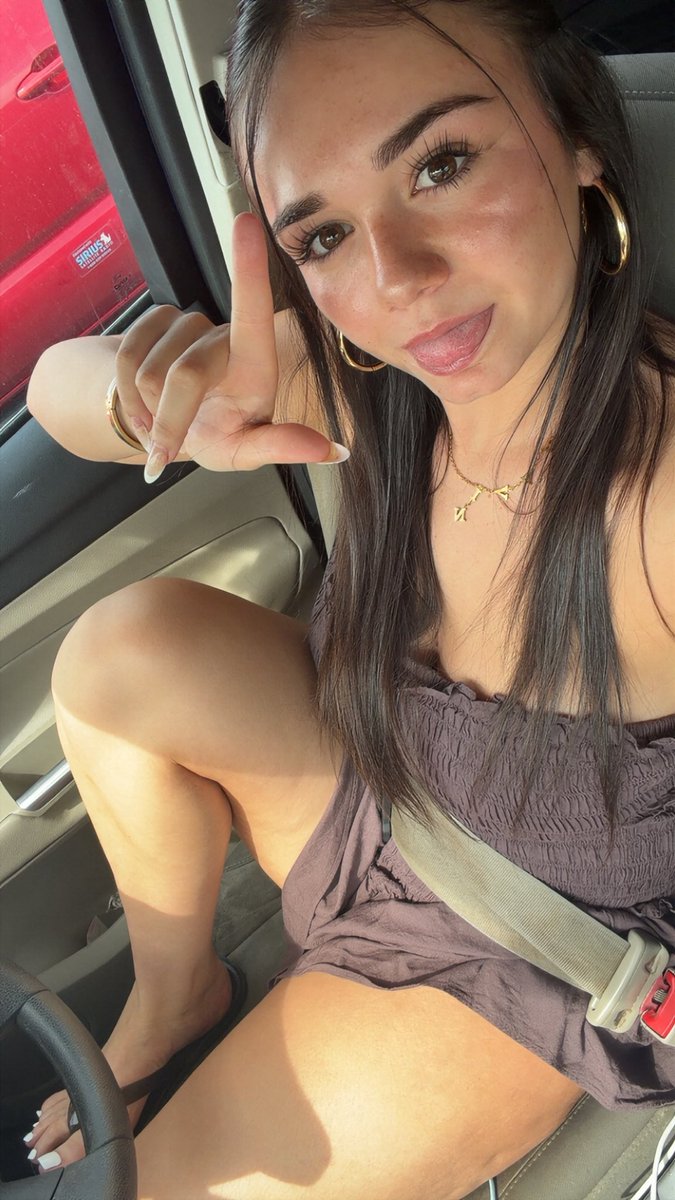 Goddess Georgina tweet media