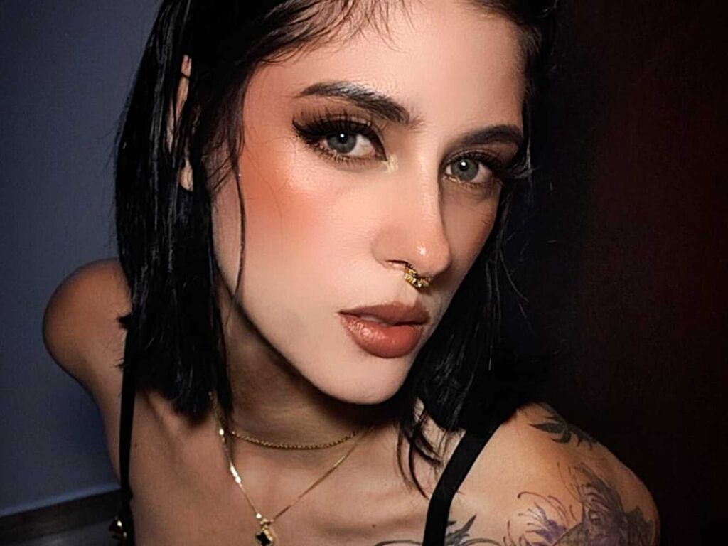 Chicks.Club tweet media