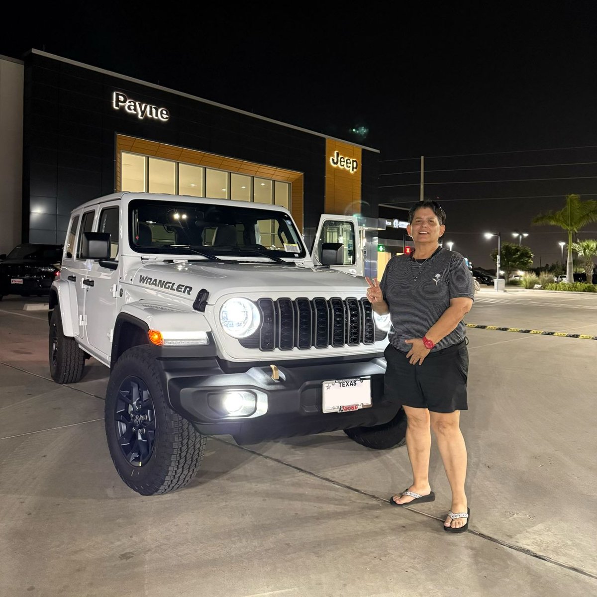 payne_edinburg's tweet image. Congrats to Delgado on the 2026 Jeep Wrangler 85th Edition 🚗🔥Thank you for choosing us!

Appreciate Hector for the assist 👏

Browse our online inventory👉payneedinburgcdjr.com/inventory/new-…

#PayneAutoGroup #JeepWrangler #RGV #RioGrandeValley