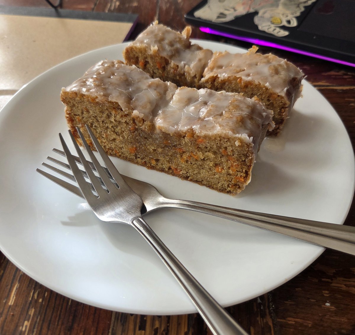 That1Loozer's tweet photo. good morning #edtwt! I made carrot cake for the first time ever, me and my sister really liked it! 🥳
time to burn some cals! https://t.co/eBS7NVscad