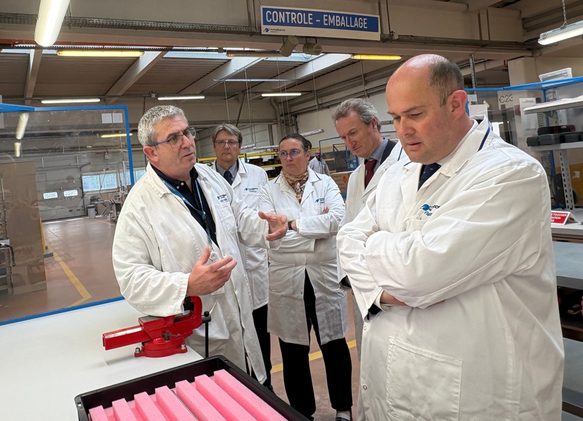 Prefet78's tweet image. #Emploi des seniors : un enjeu concret au cœur de nos entreprises !

Le préfet des Yvelines s’est rendu dans l’entreprise Pyroalliance, aux Mureaux, acteur industriel de pointe dans les domaines de la défense, du spatial et de l’aéronautique.

Chez Pyroalliance, l’emploi des