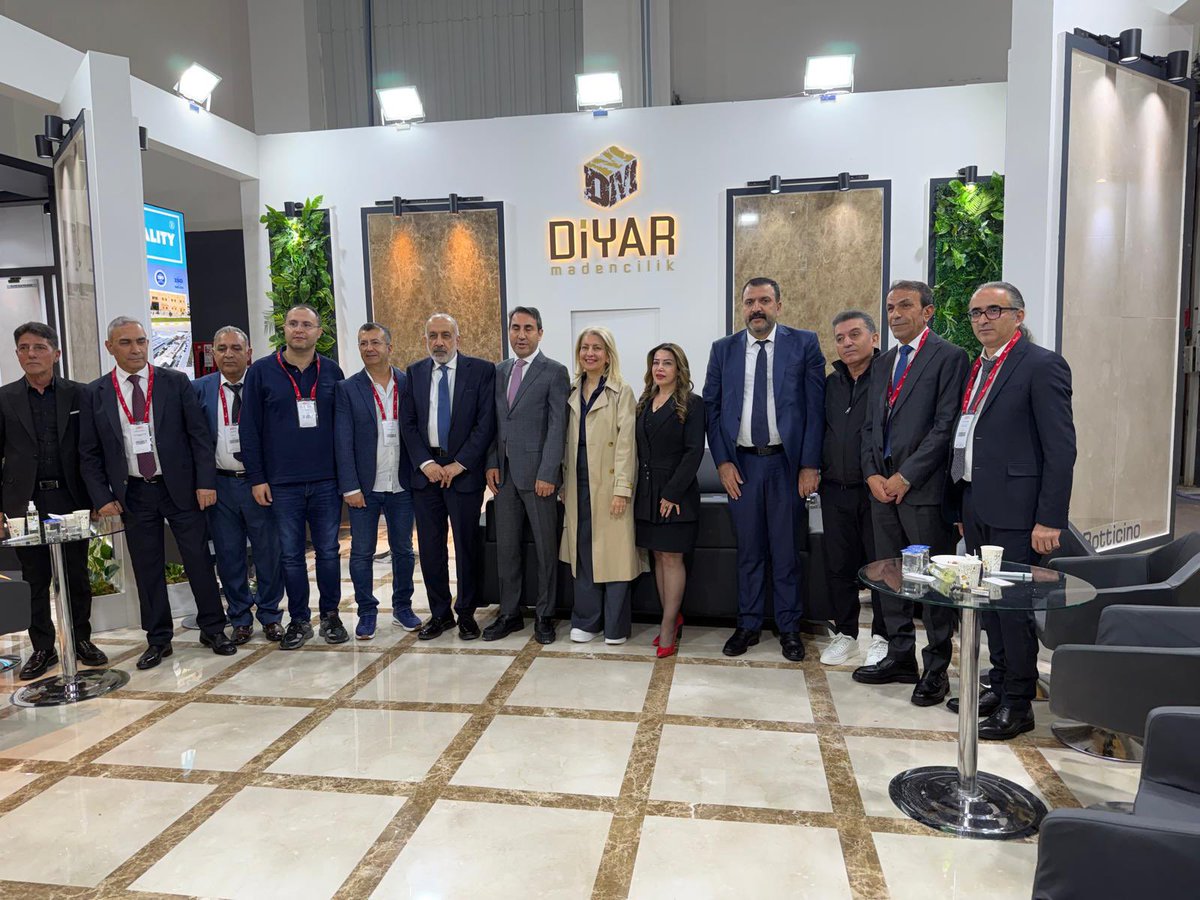 Diyarbakır Organize Sanayi Bölgesi Yönetim Kurulu Başkanımız Mustafa Fidan, Başkan Vekilimiz Felat Gökdemir ve Diyarbakır Ticaret ve Sanayi Odası Başkanımız Mehmet Kaya, DOGÜNSİFED Yönetim Kurulu Başkanı Devrim Türk ile birlikte, İzmir’de düzenlenen Marble İzmir Uluslararası