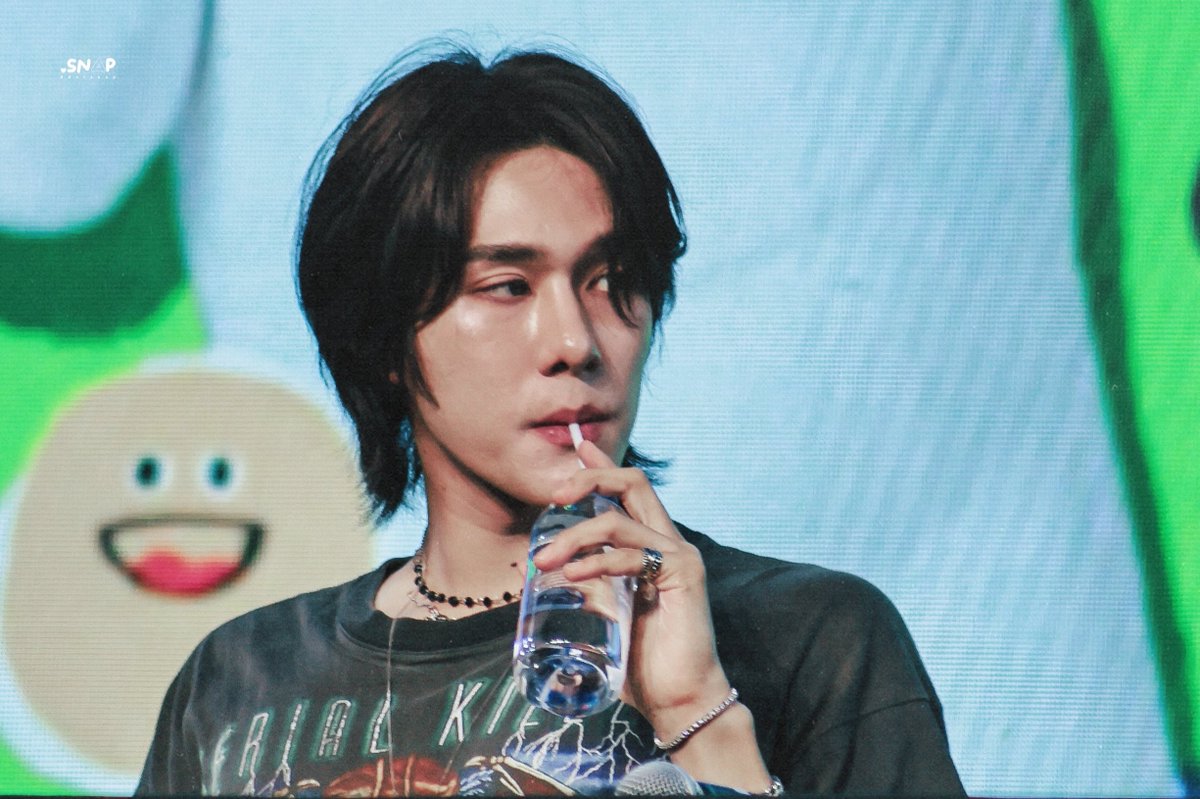 ddotsnap's tweet image. อากาศฮอตมาก ต้องการน้ำดื่มที่ดีที่สุด 🥹

✧ @Hirunkit_ 

SKYNANI FANIVAL WITH U

#GMMTVFANIVALxSkyNani
#GMMTVFANIVAL2026xSkyNani
260329 #hirunkit_
.:* #สกายนานิ , #SkyNani *:☆