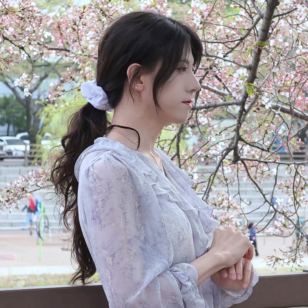 Sung_A1290's tweet image. 4.19 끝물인 벚꽃보러갔다왔어요 벚꽃반 푸른잎반🥲 
최근엔 쌍테를 쓰고있어요😗 무쌍의 자리를 지켜야하는데 !
#CD #여장 #온천천 #벚꽃