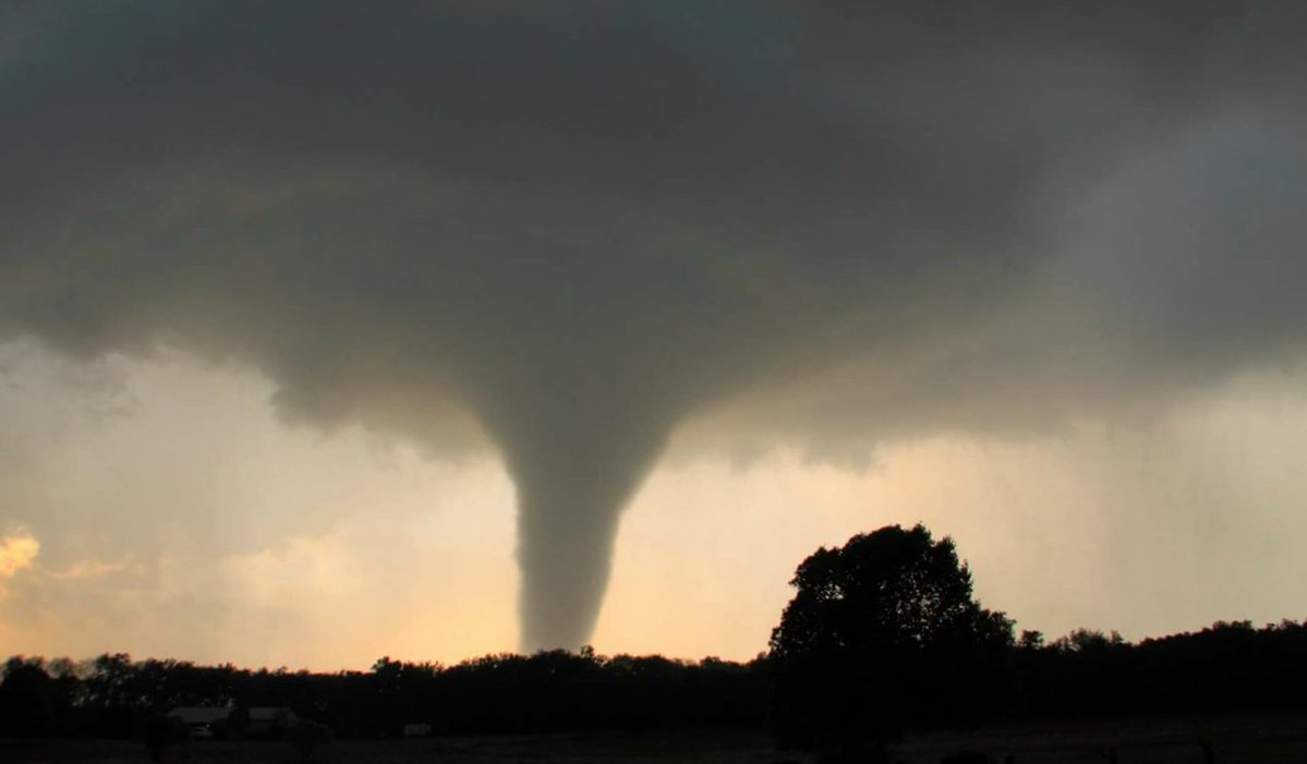 nmjameswilson's tweet image. 14 years ago today Salina #Kansas
#wxtwitter