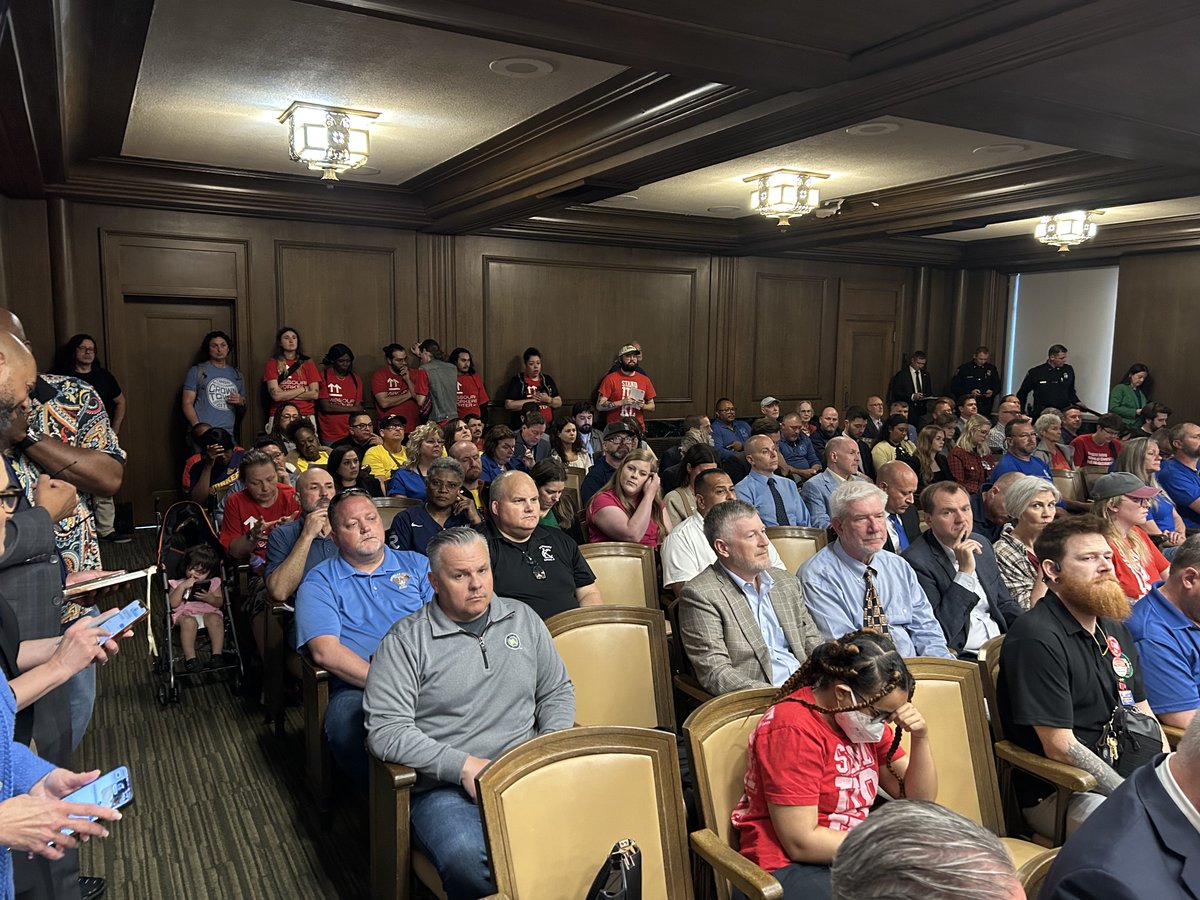 AndyKMBC9's tweet image. Standing room only at KCMO City Council Chambers for discussions on Royals new ballpark. Opponents including the group Stand Up KC members plan to speak during public comment. Updated @kmbc and KMBC.com