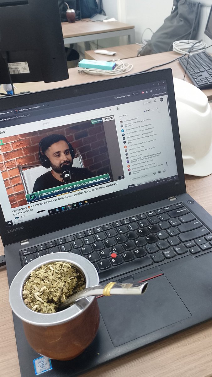 recontratermo's tweet photo. #CEFF
Hoy desde la oficina.
Lucho un crack como siempre, mientras tanto Renzo no para de decir boludeces (lean el graf). https://t.co/sDGb0ubRFJ