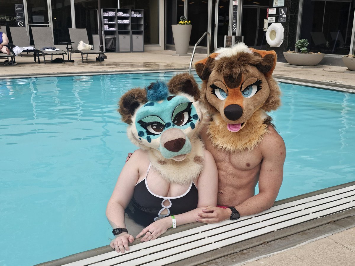 CallieAussie's tweet photo. TFF #Fursuit Pool Pics with @Vallie_Grrrl https://t.co/hAcgjV84p5