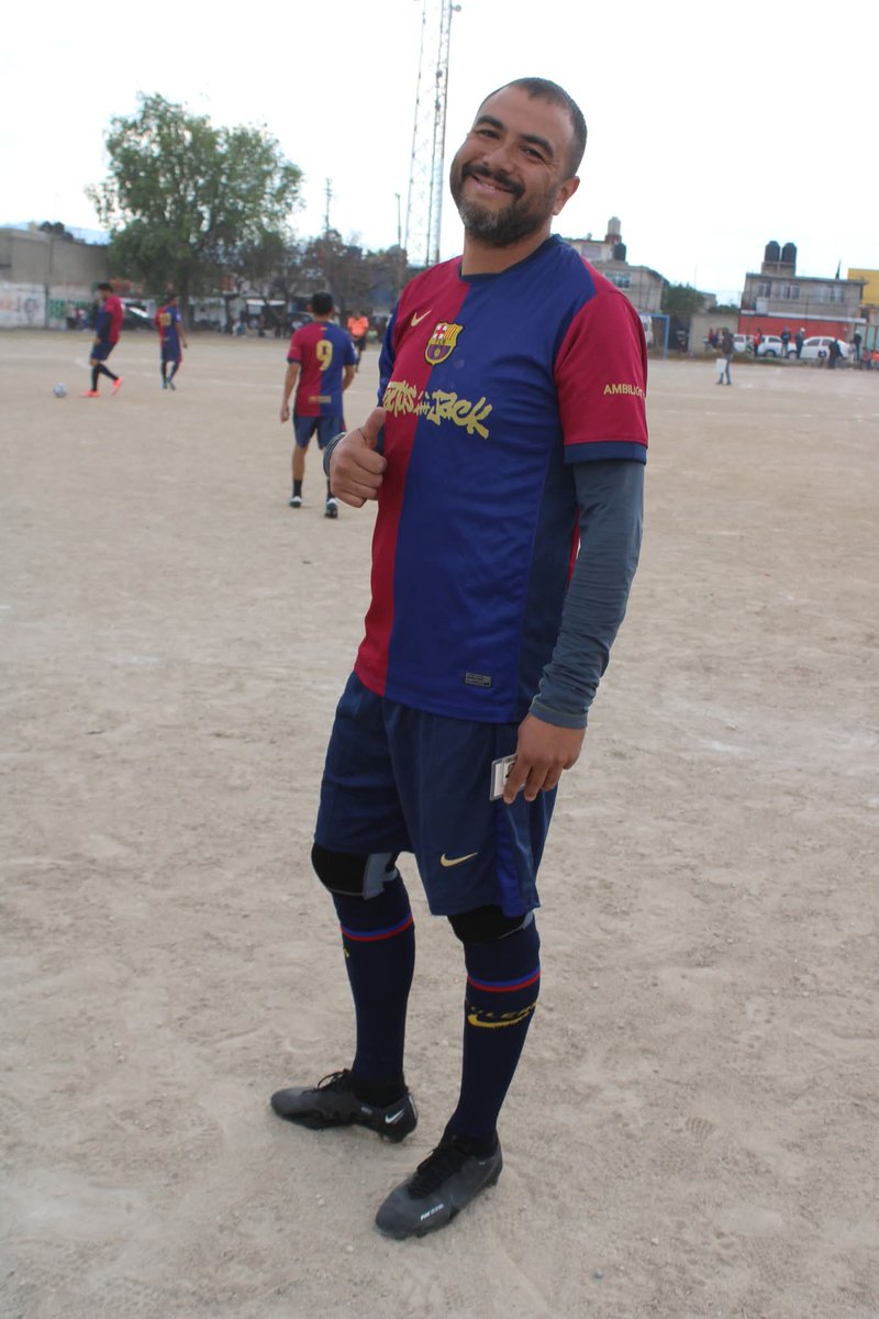 Hombres futbolistas y algo mas tweet media