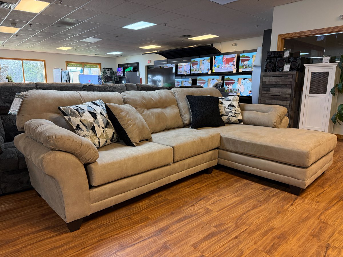 SmartWayTN's tweet photo. HUGHES 2PC Living Room Set w/ Chaise: Only $27.99/wk for 91 wks | Stock #14727. 
✅ Quick Approval Process – https://t.co/5hTsfEfFJv
✅ No Credit Checks
✅ Delivery Available
Call (865) 247-6544 or stop by 8416 Kingston Pike today! https://t.co/vxkfbAi6om