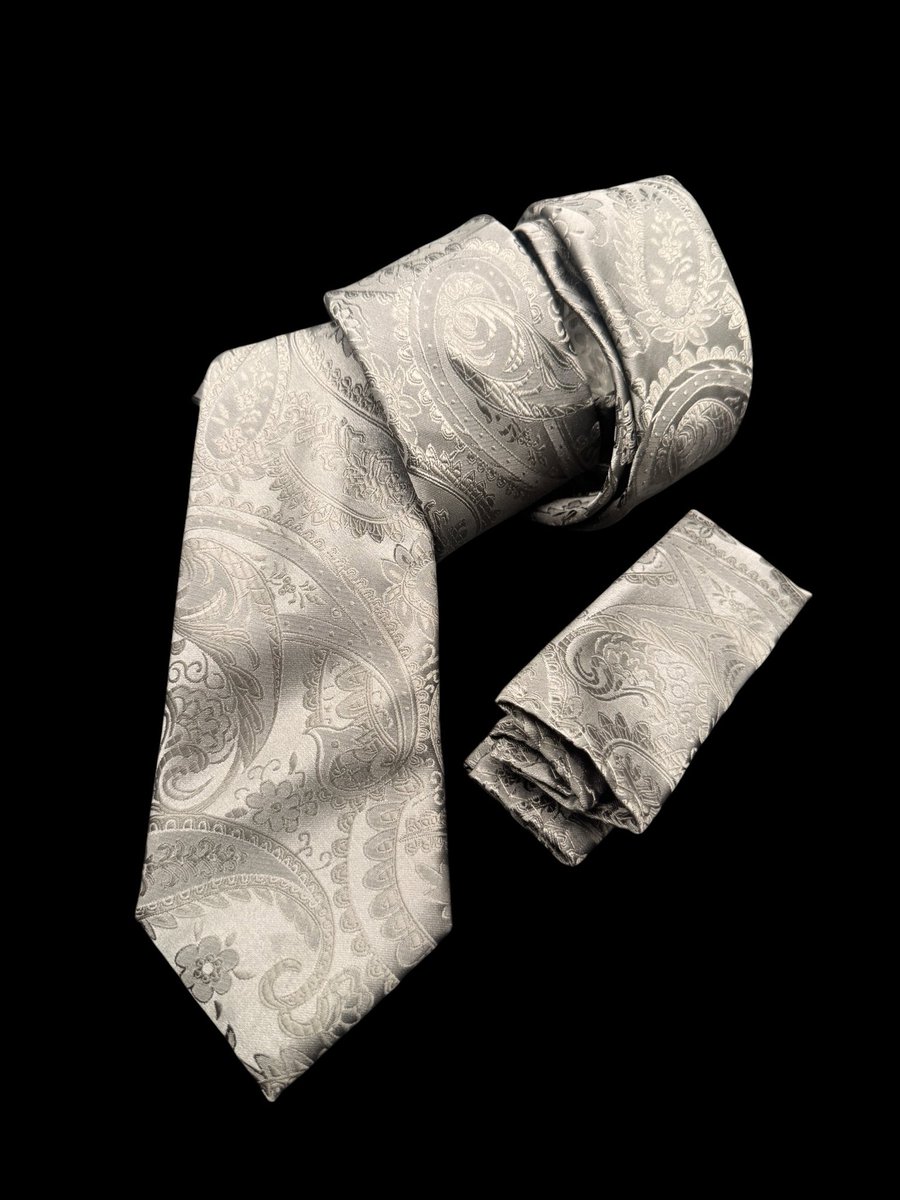 ties_suitshome's tweet image. Floral Long ties with pocket square #tiessuitshome
#tie #EleccionesPerú2026 #longtie