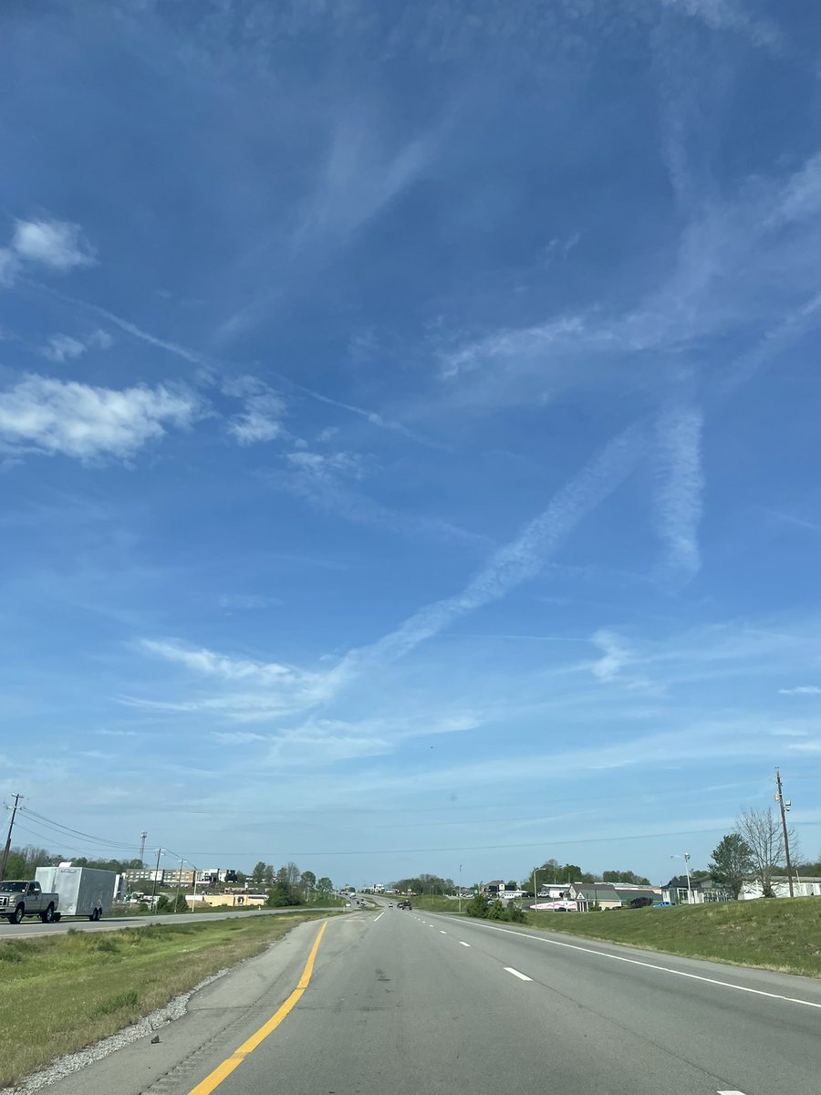 𝓢𝓪𝓷𝓭𝓻𝓪 ❤️🤍💙 tweet media