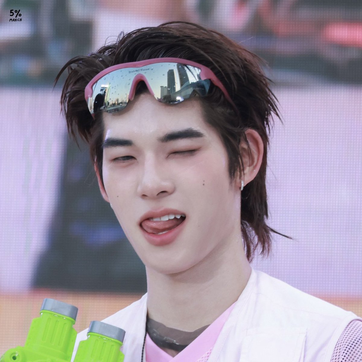 eyon tweet media