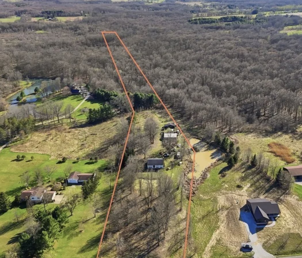 oldhouseunder50's tweet image. We missed $150K Sunday, so we are doing $150 Tuesday this week for this Expansive 5-Acre #Ohio Property Ready for Renovation – $118K. oldhousesunder100k.com/under-150k-tue…