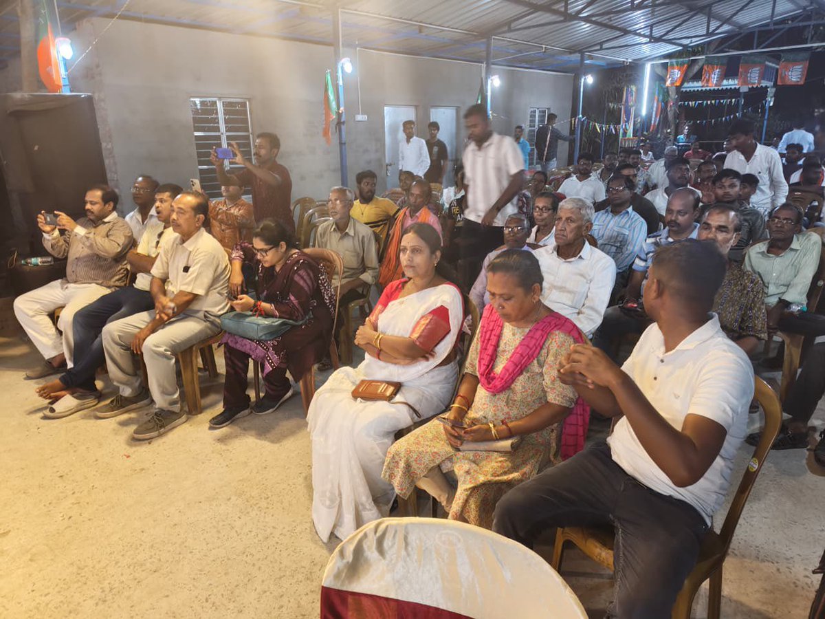 महान स्वतंत्रता संग्राम सेनानी, संविधान शिल्पी, सामाजिक न्याय के प्रणेता, अद्वितीय विधिवेत्ता 'भारत रत्न' बाबासाहेब डॉ. भीमराव अम्बेडकर जी की जयंती पर आज पश्चिम बंगाल की जगदल विधानसभा में आयोजित कार्यक्रम में पुष्पांजलि कर श्रद्धा सुमन अर्पित किए।