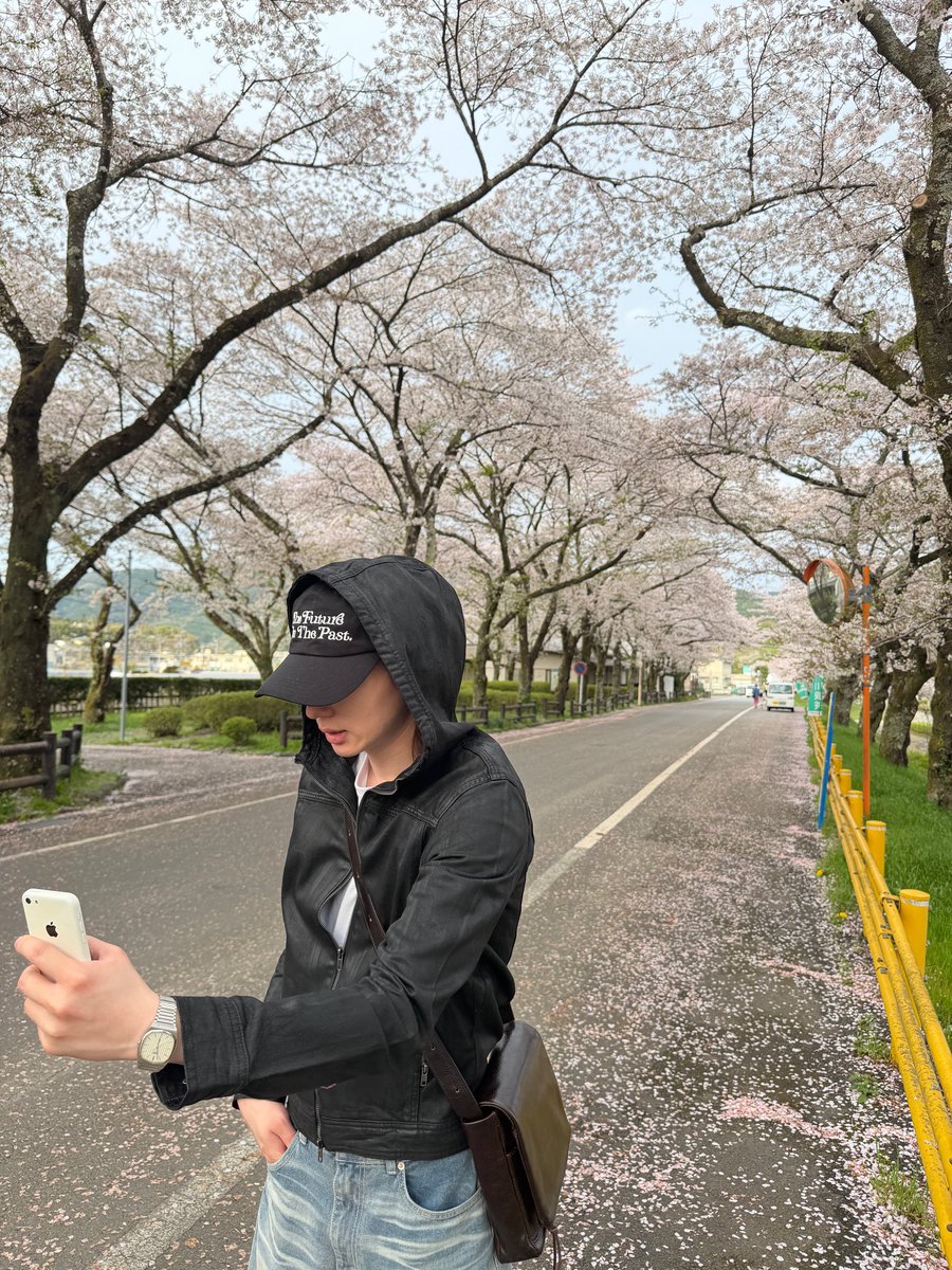 thisworldisnull's tweet photo. 👽日本(の旅行)だからがんばらなきゃと思って、たくさん検索してどこからスタートしてどこで終わればいいか考えたんだけど、旅行がうまくいってよかったです

ぽておと日本旅行、大満足そうで何より🌸 https://t.co/5aTQucIO9x