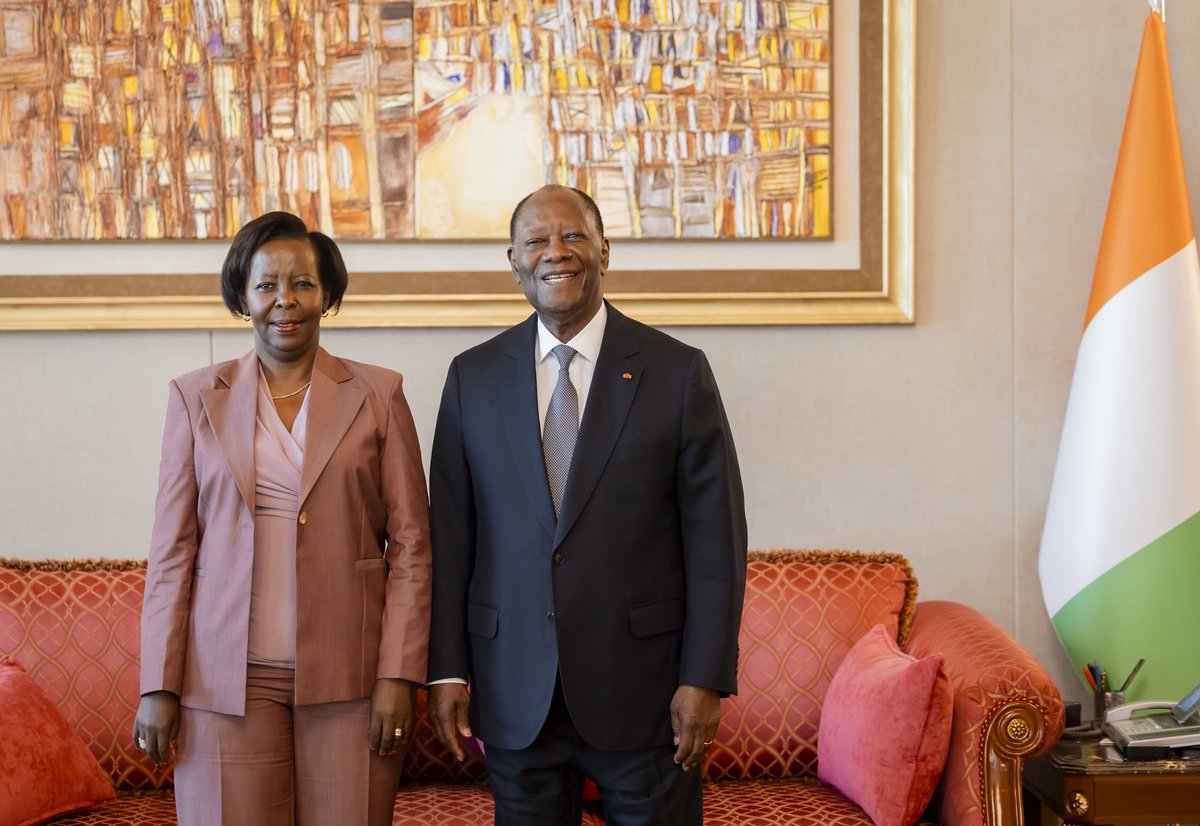 Presidenceci tweet media