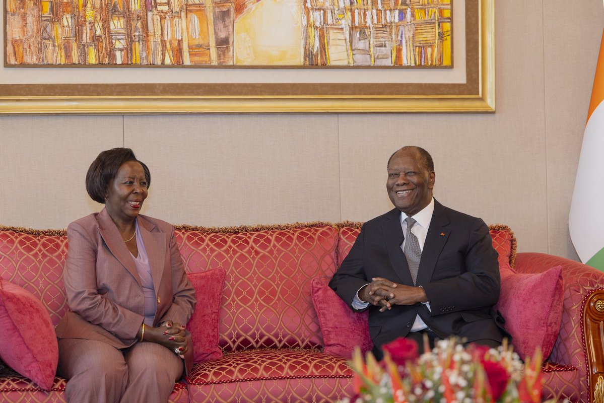 Presidenceci tweet media