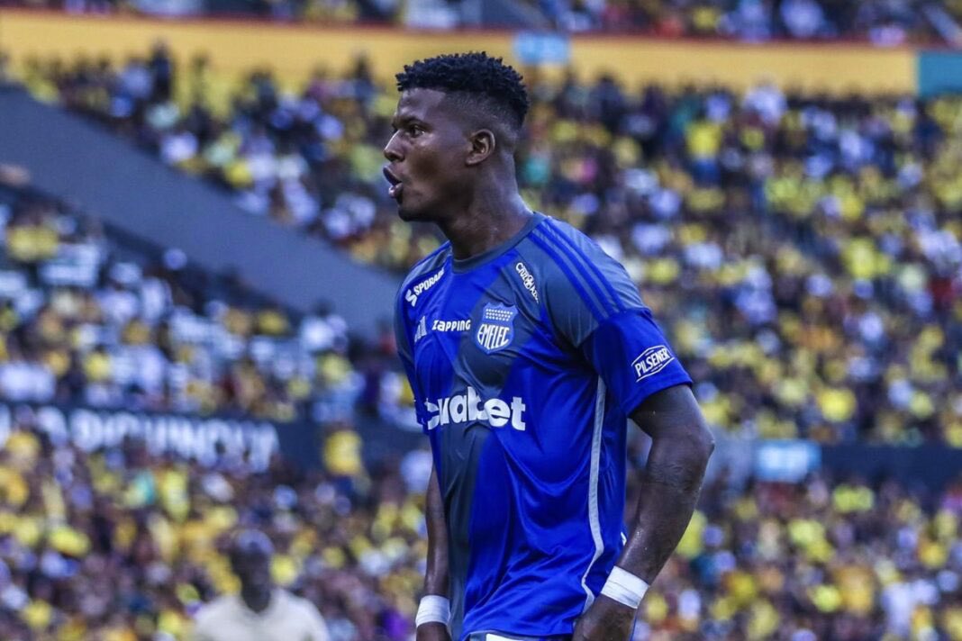 𝒟𝑖𝑒𝑔𝑜 𝒜𝑟𝑐𝑜𝑠 𝒮𝑎𝑎𝑣𝑒𝑑𝑟𝑎 tweet media