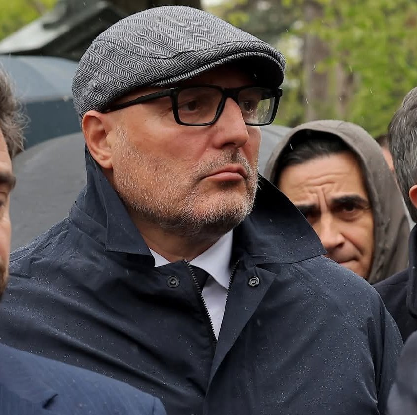 bianconerobgd's tweet photo. Duleta je ispratio i , veliki, Sale Đorđević https://t.co/zINZJeNwYF