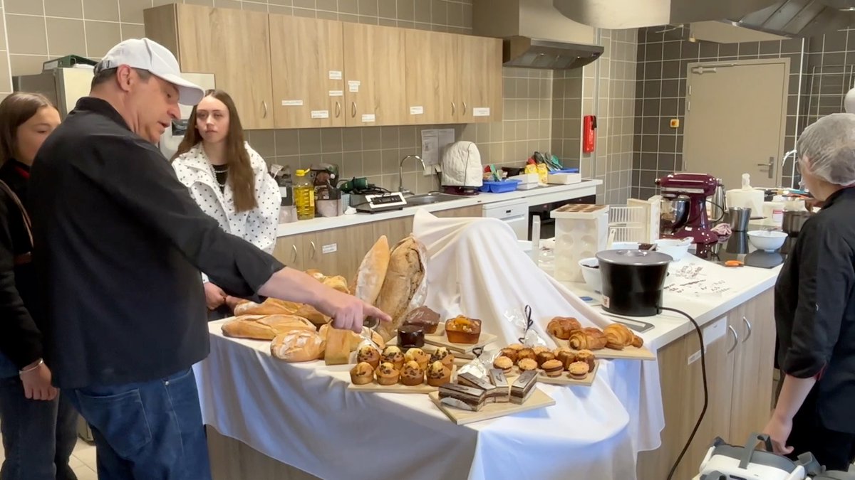 ecom_news's tweet image. 💁🏼‍♀️En direct de #Gap : Un village des métiers pour faire découvrir les métiers en tension et porteurs d'avenir dans les #HautesAlpes avec des solutions pour les personnes en situation de #handicap avec @agefiph_pacac @Prefet05 et @MaRegionSud. Reportage vidéo exclusif :