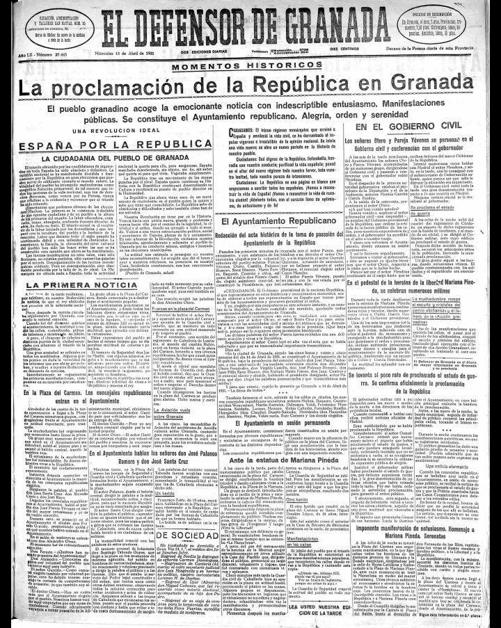 granadaoldpics1's tweet photo. Hace justo hoy 95 años la multitud entró en el @aytogr y el retrato de Alfonso XIII fue lanzado desde el balcón entre vítores y aplausos. No lejos de allí en la plaza de Mariana Pineda jóvenes trepaban y envolvían a la heroína granadina con la bandera republicana. https://t.co/D7G0vFqZRQ