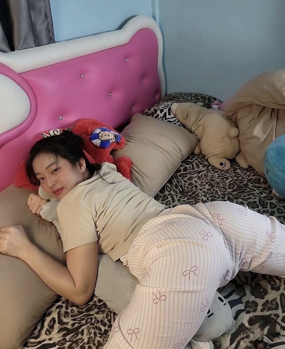 Fakhry_01's tweet image. 国产软色情经典之作  不会还有谁没看过吧？

有没有比这部更好看的？              

评论区发出来~